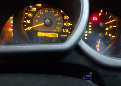 2004 Toyota 4Runner Sr5 V6 z USA, uszkodzony, nr VIN JTEBU14R048021591